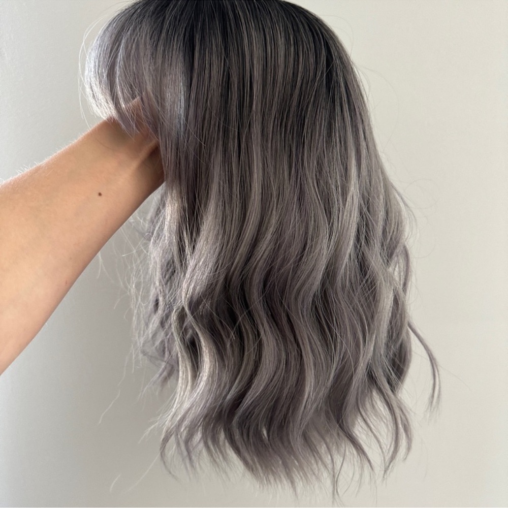 New 16-inch Ombre Grey Curly Bob with Bangs (Synthetic Wig) - Picture 3 of 5